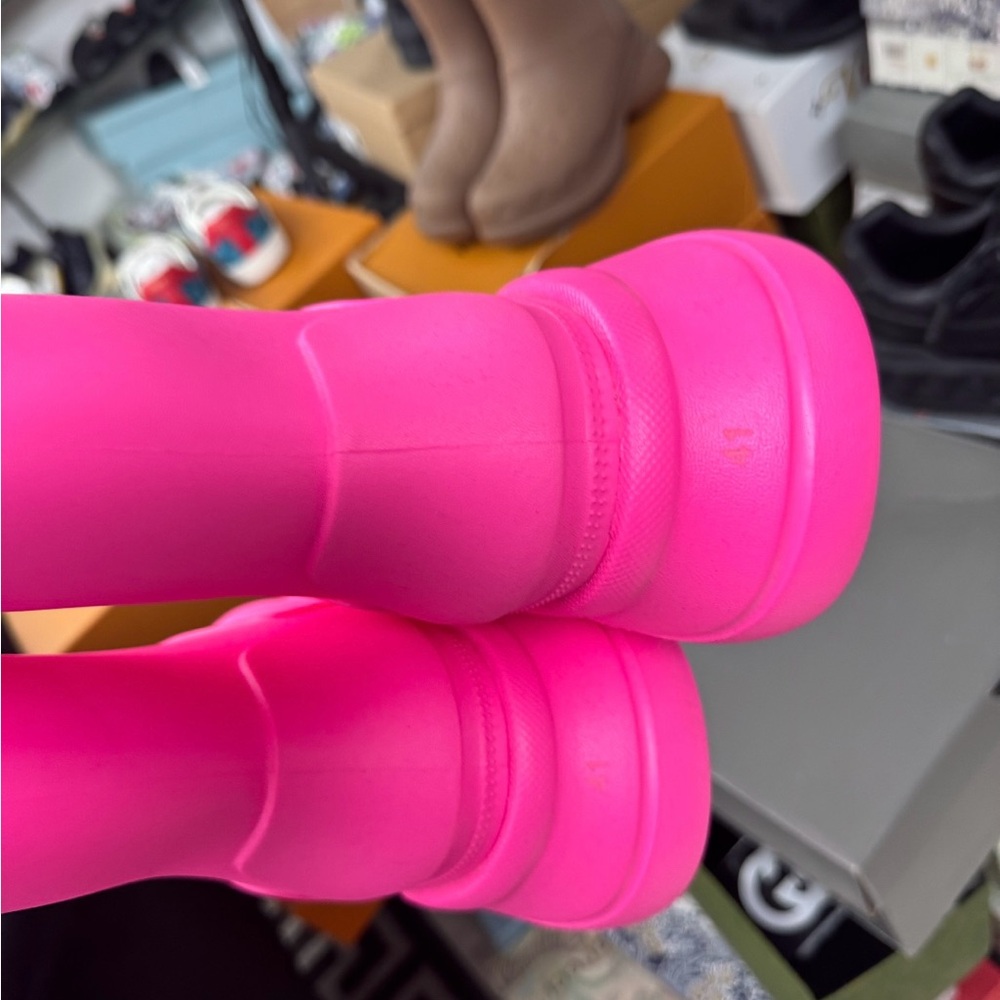 Pink Balenciaga boots!!!! PLEASE NO SCAMMERS!!!!